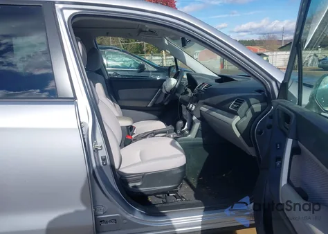 2017 Subaru Forester 2.5I Premium из США, поврежденный, VIN JF2SJAGC8HH803715